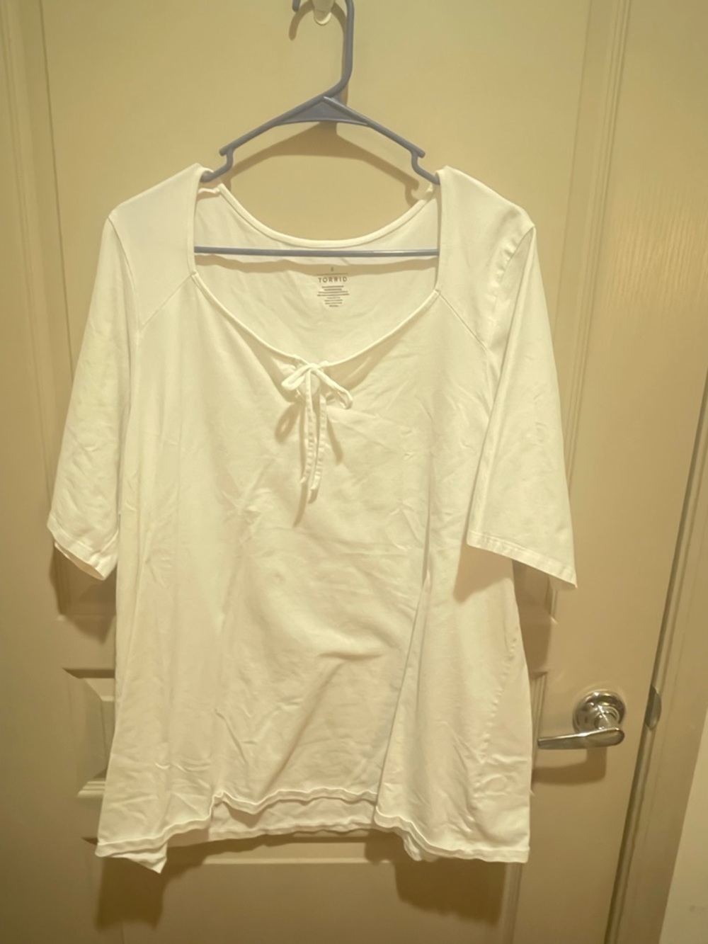 Torrid White Tie-knot Front Short Sleeve Top